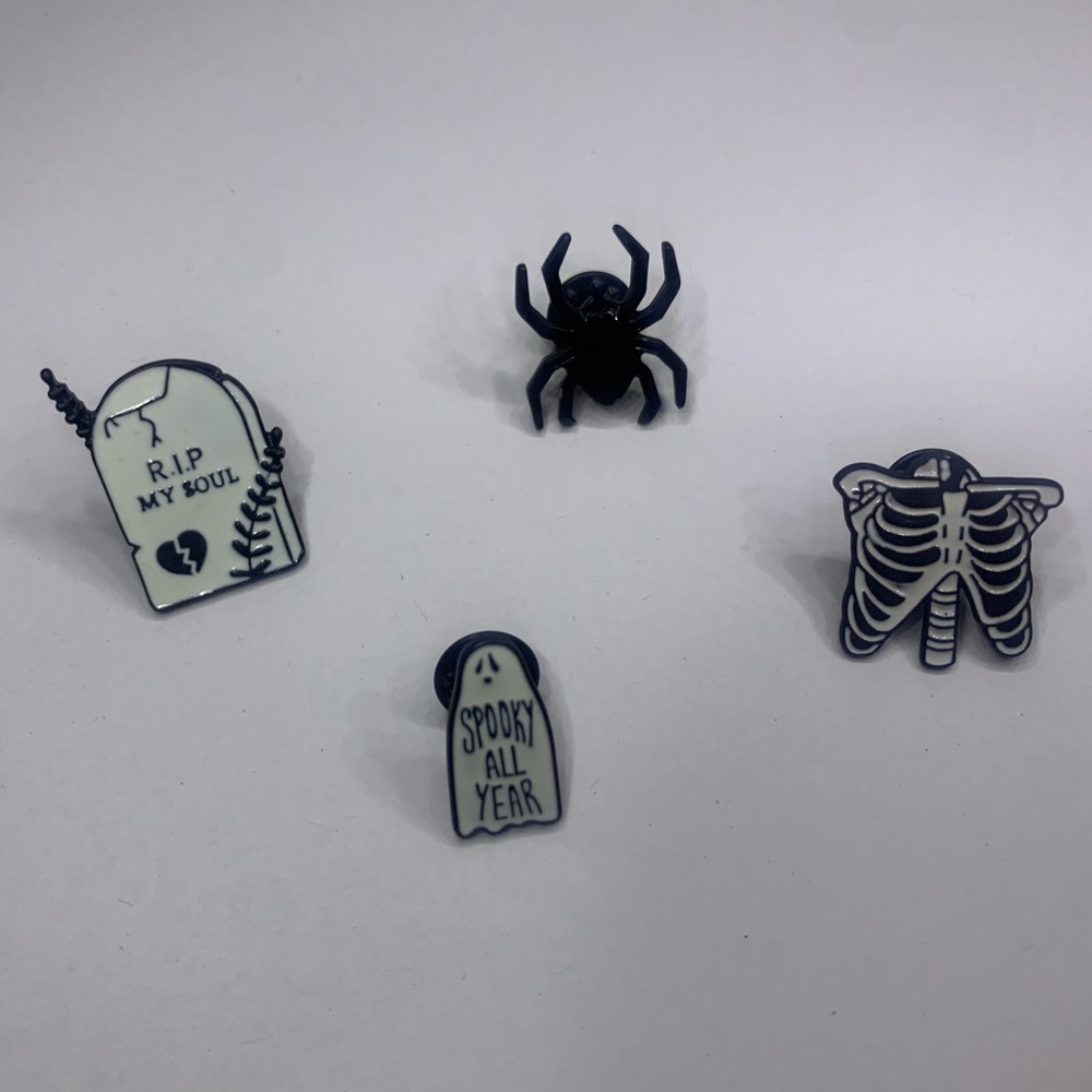 HALLOWEEN PINS